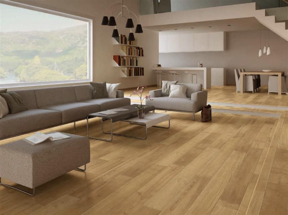 Sàn nhựa giả gỗ thường được làm từ vật liệu chất lượng cao giúp chống lại trầy xước